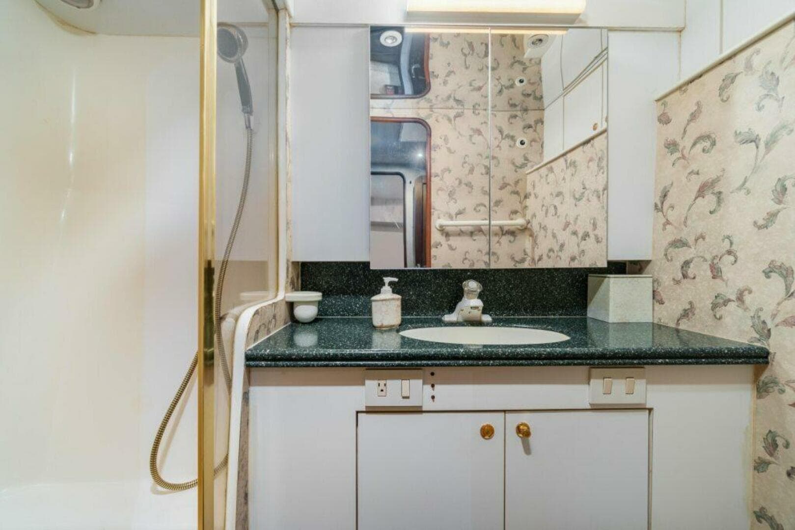 1999 Ocean Yachts 56 Super Sport — photo 28