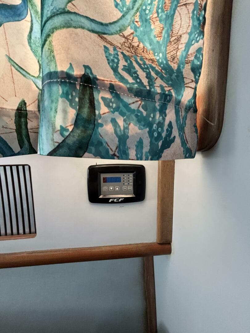 1989 Sea Ray 340 Sundancer — photo 40