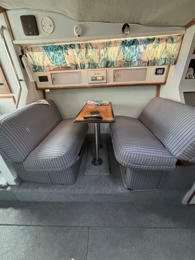 1989 Sea Ray 340 Sundancer — photo 41