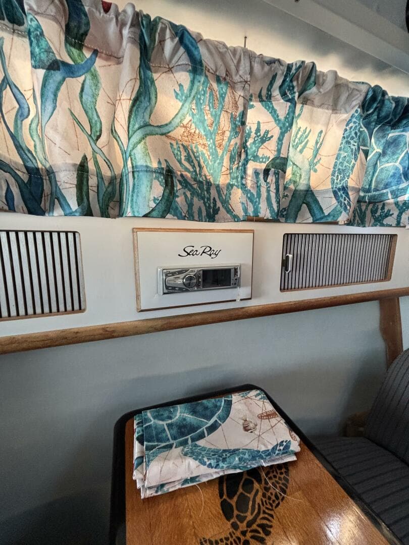 1989 Sea Ray 340 Sundancer — photo 39