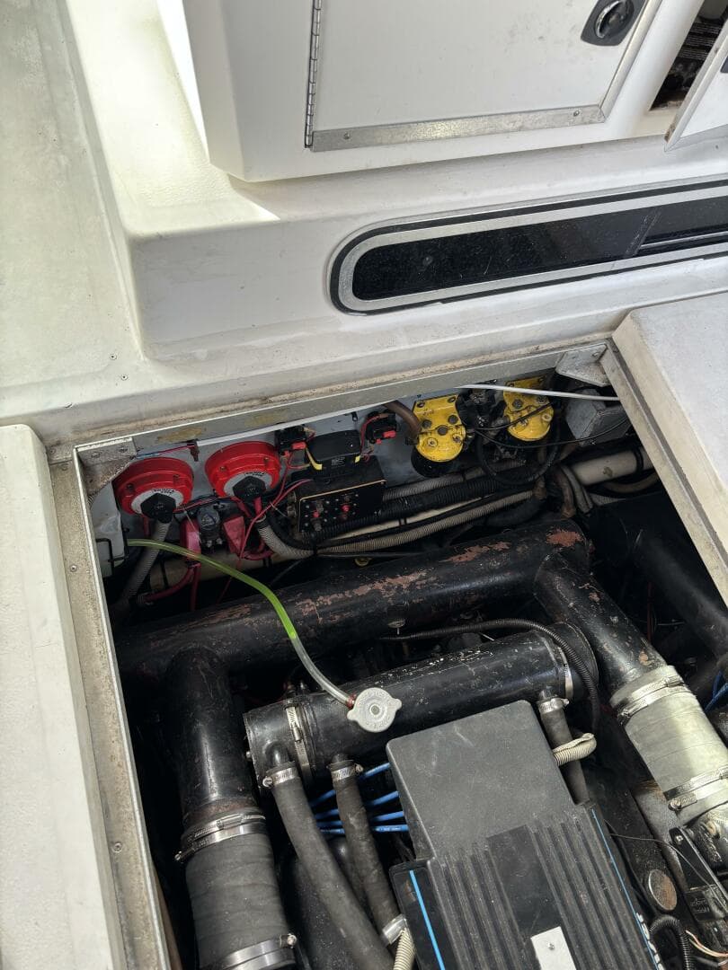 1989 Sea Ray 340 Sundancer — photo 13