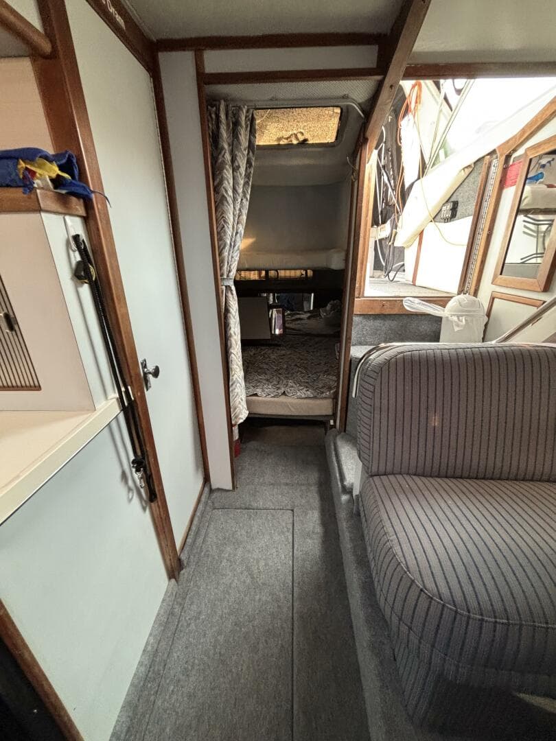 1989 Sea Ray 340 Sundancer — photo 33