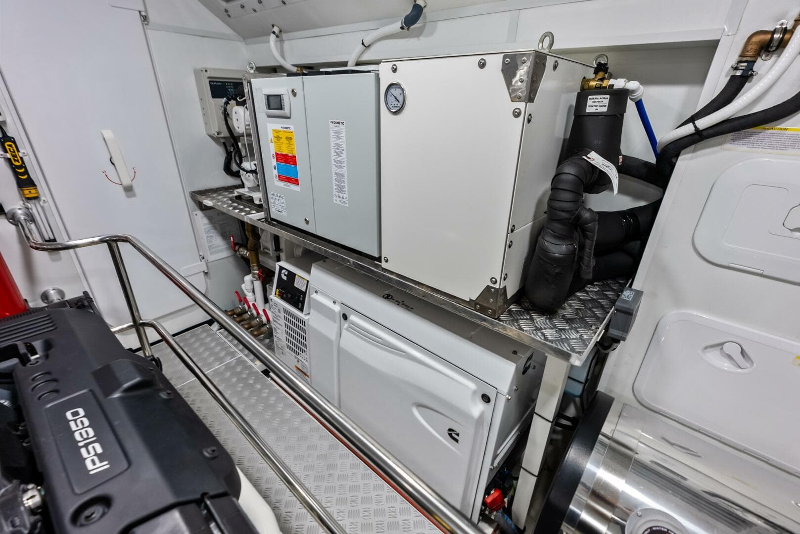 2025 Absolute 75 Navetta — photo 34