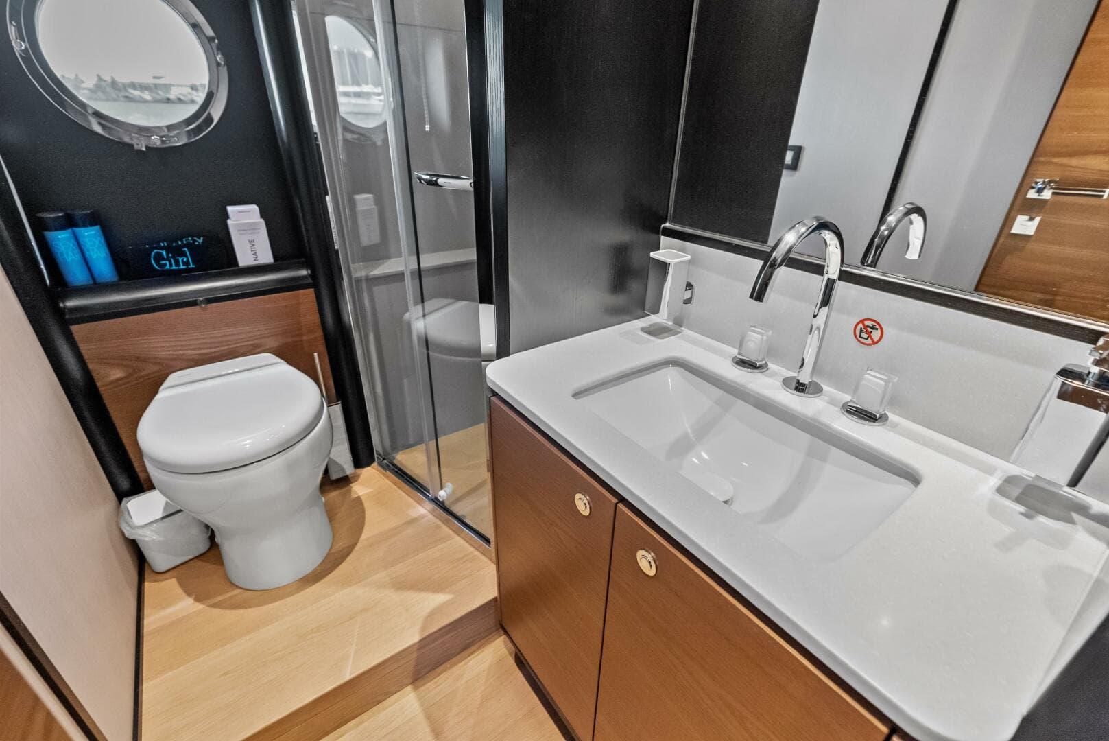 2025 Absolute 75 Navetta — photo 24