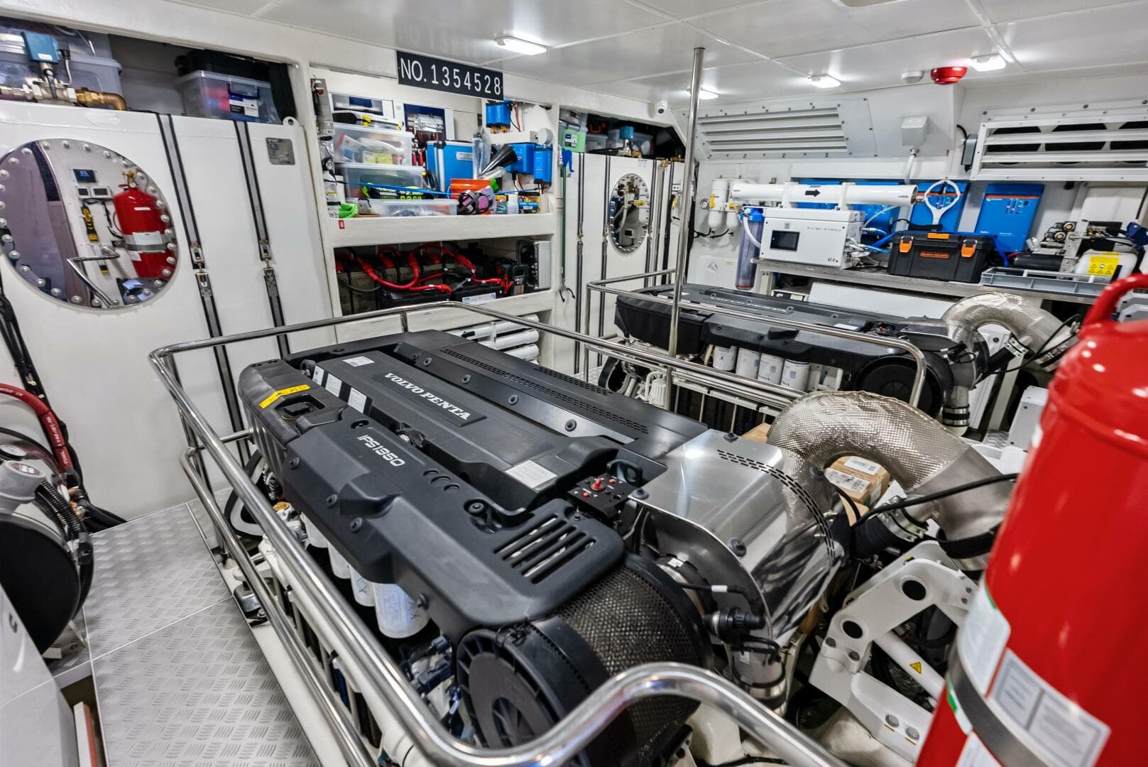 2025 Absolute 75 Navetta — photo 41