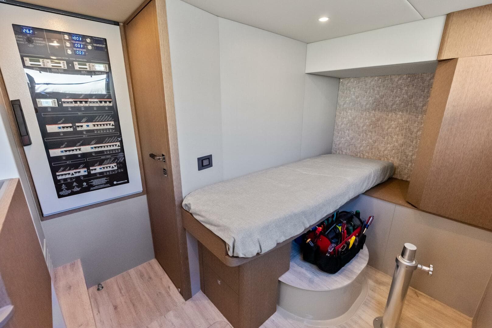 2025 Absolute 75 Navetta — photo 44