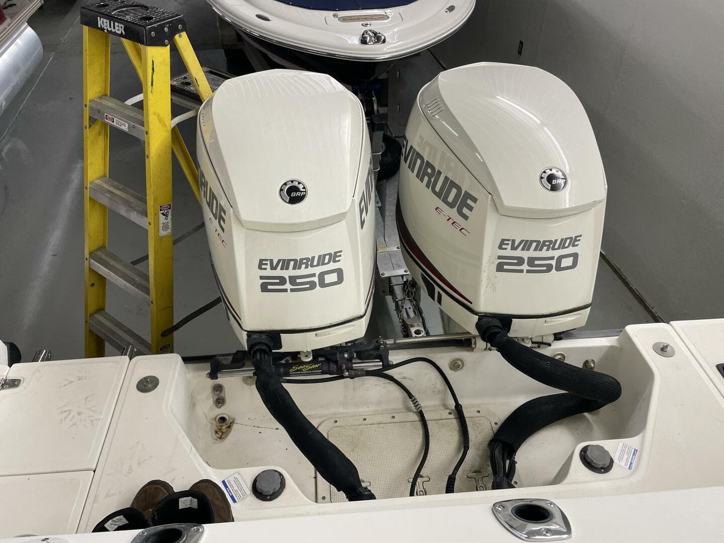 2000 Boston Whaler 280 Conquest — photo 7