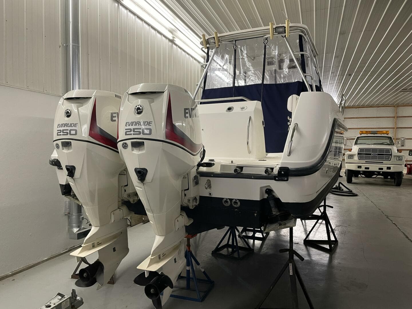 2000 Boston Whaler 280 Conquest — photo 5