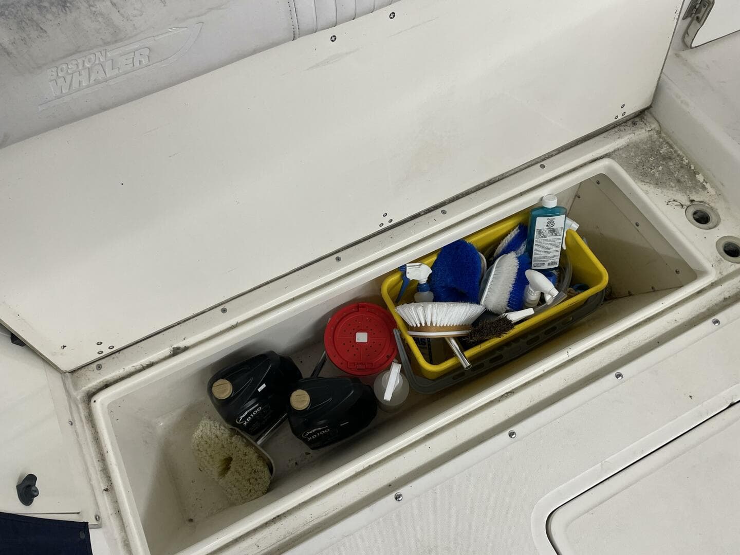 2000 Boston Whaler 280 Conquest — photo 25