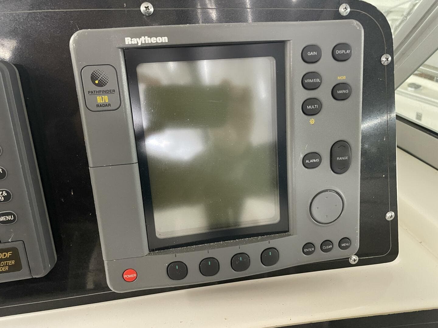 2000 Boston Whaler 280 Conquest — photo 12