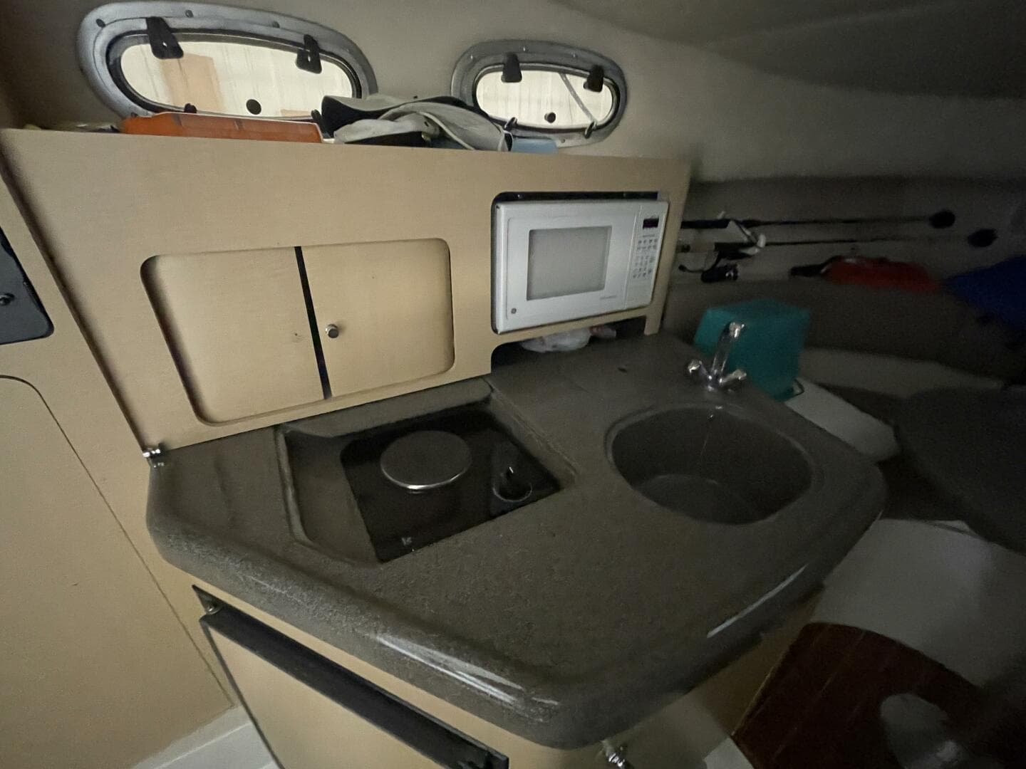 2000 Boston Whaler 280 Conquest — photo 17