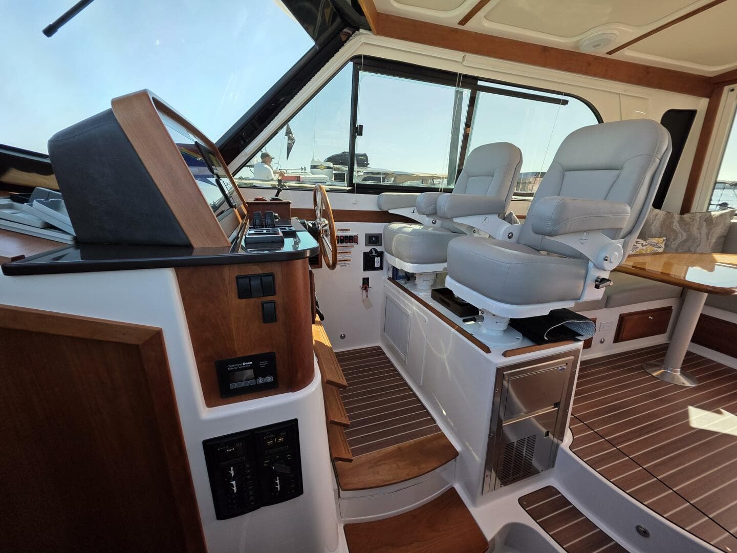 2022 Back Cove 372 — photo 15