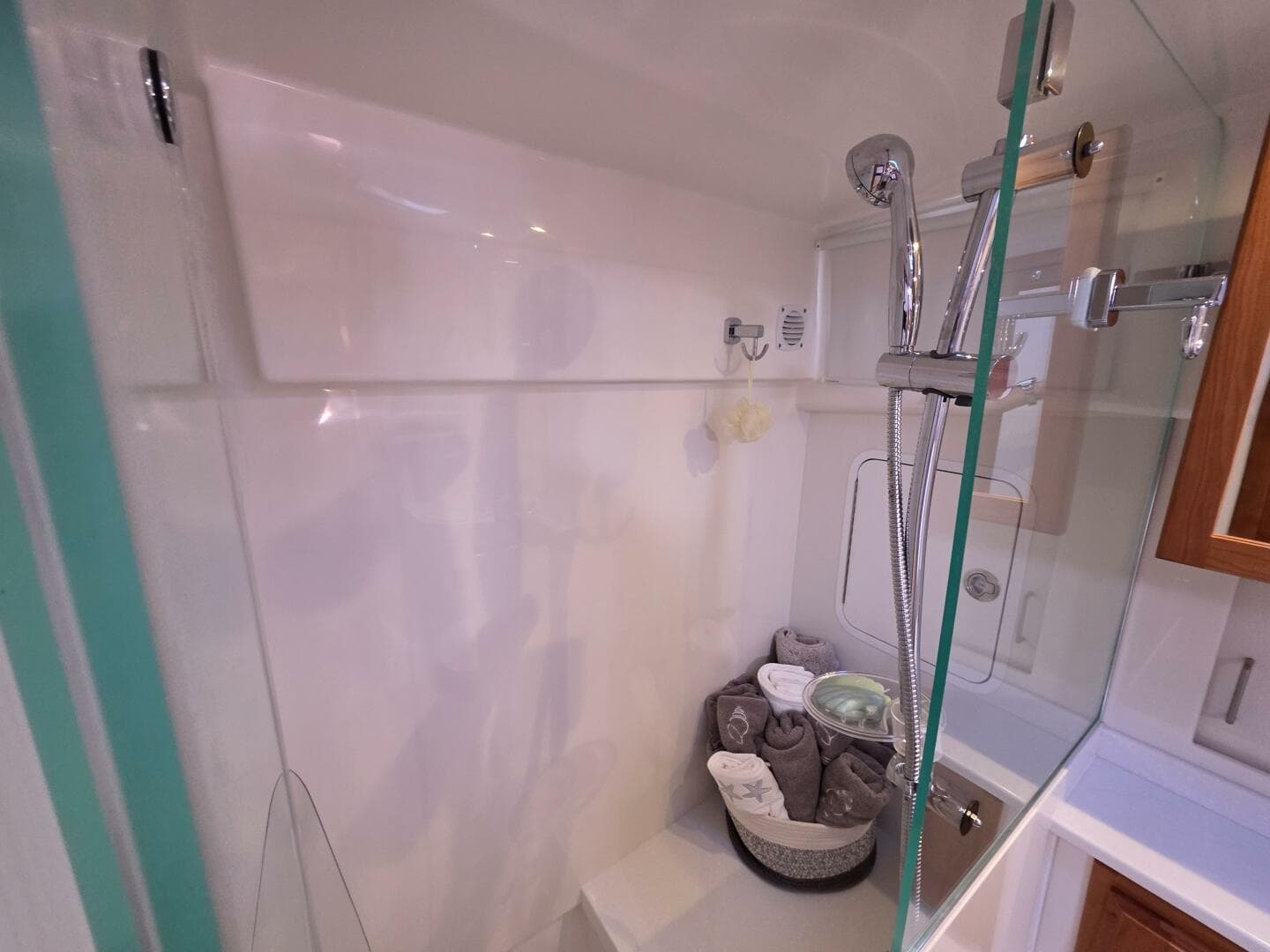 2022 Back Cove 372 — photo 26