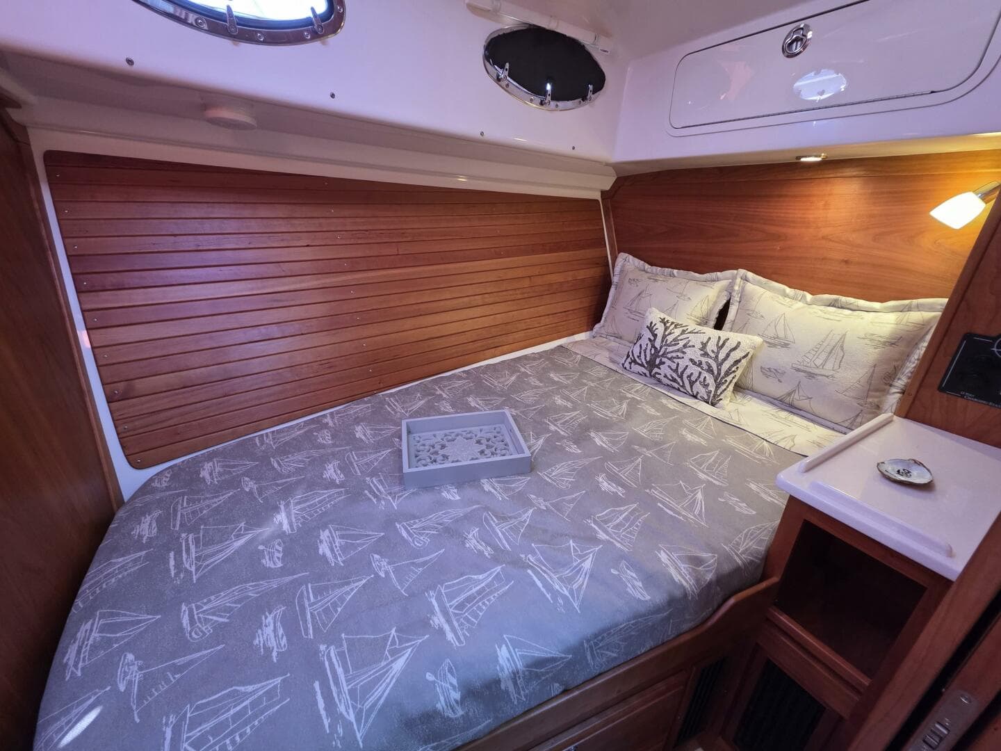 2022 Back Cove 372 — photo 28