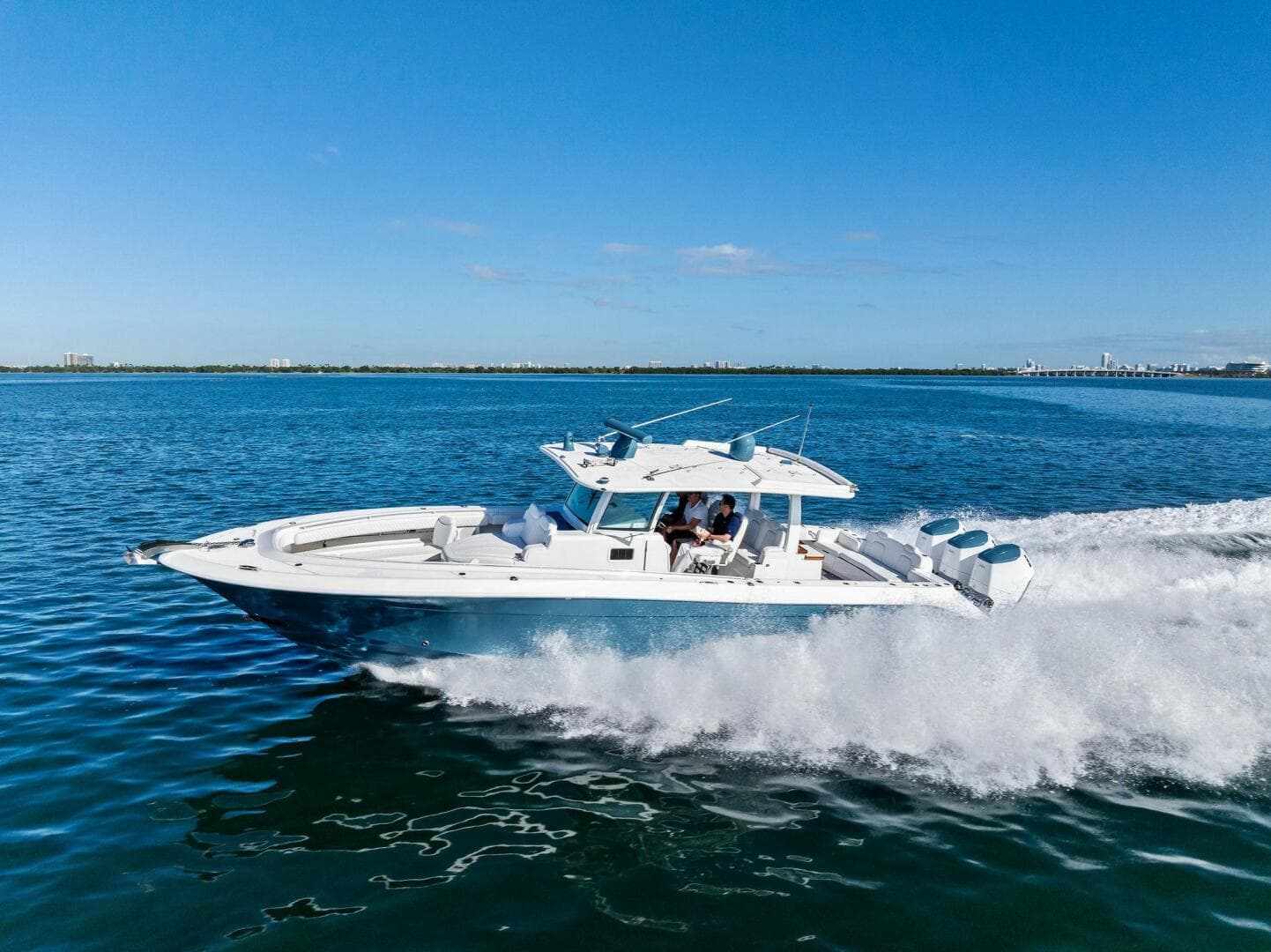 2023 Hcb 42 Lujo — photo 8