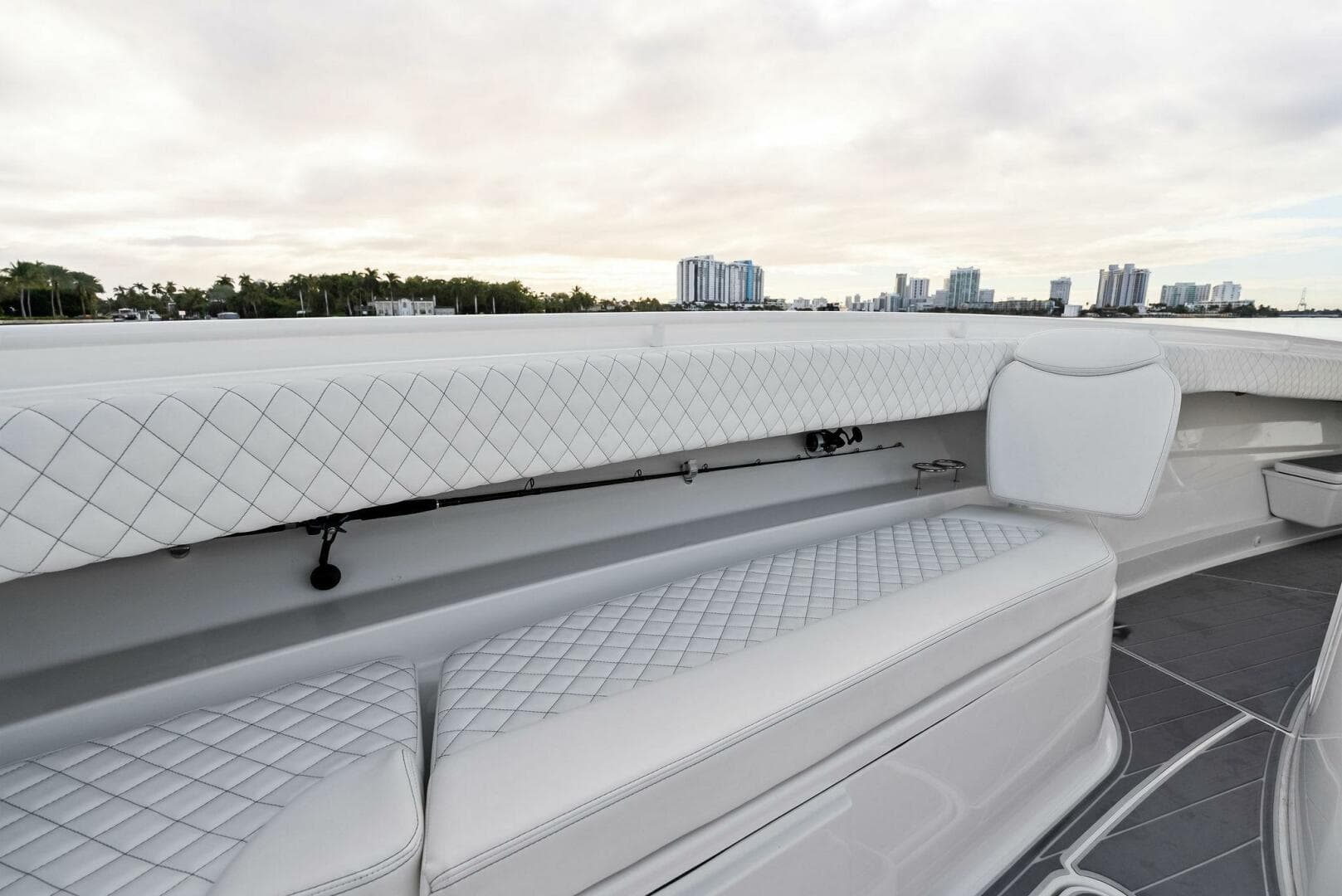 2023 Hcb 42 Lujo — photo 23