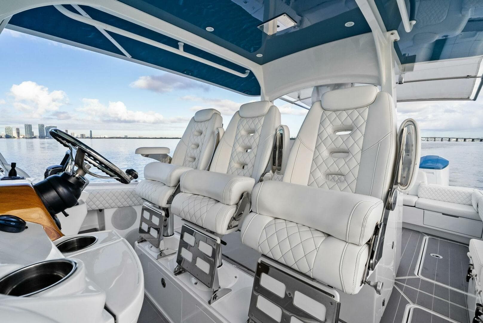 2023 Hcb 42 Lujo — photo 29