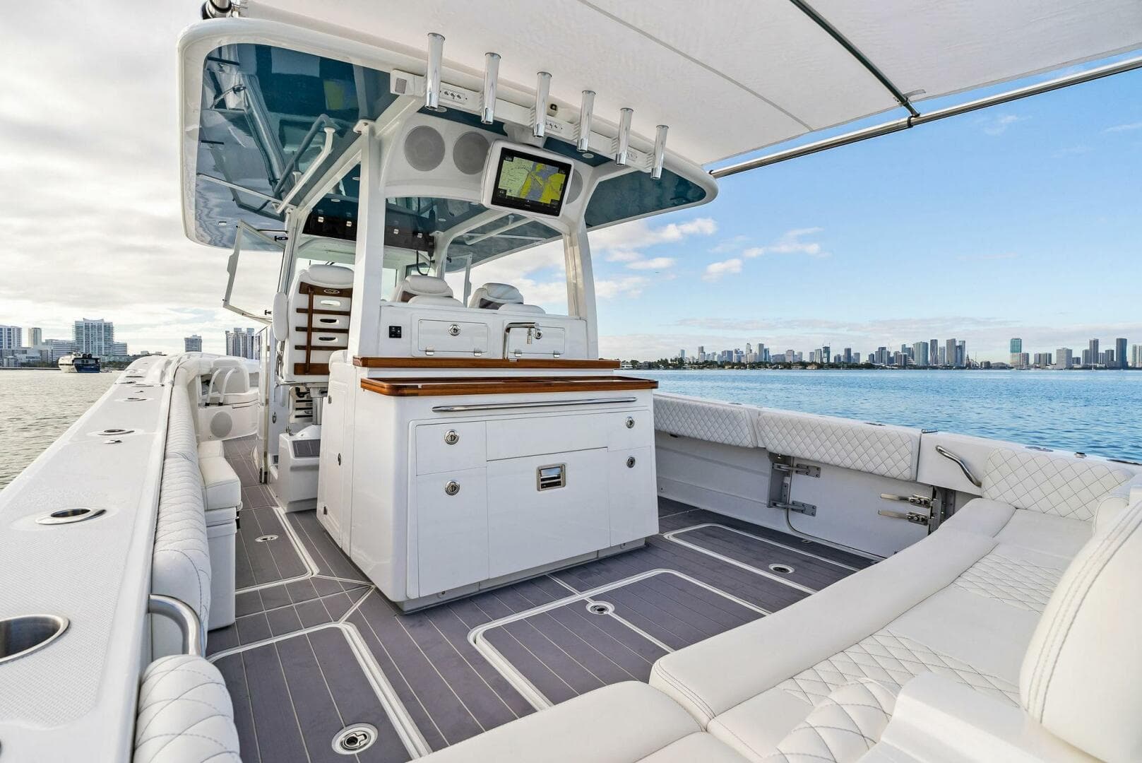 2023 Hcb 42 Lujo — photo 19