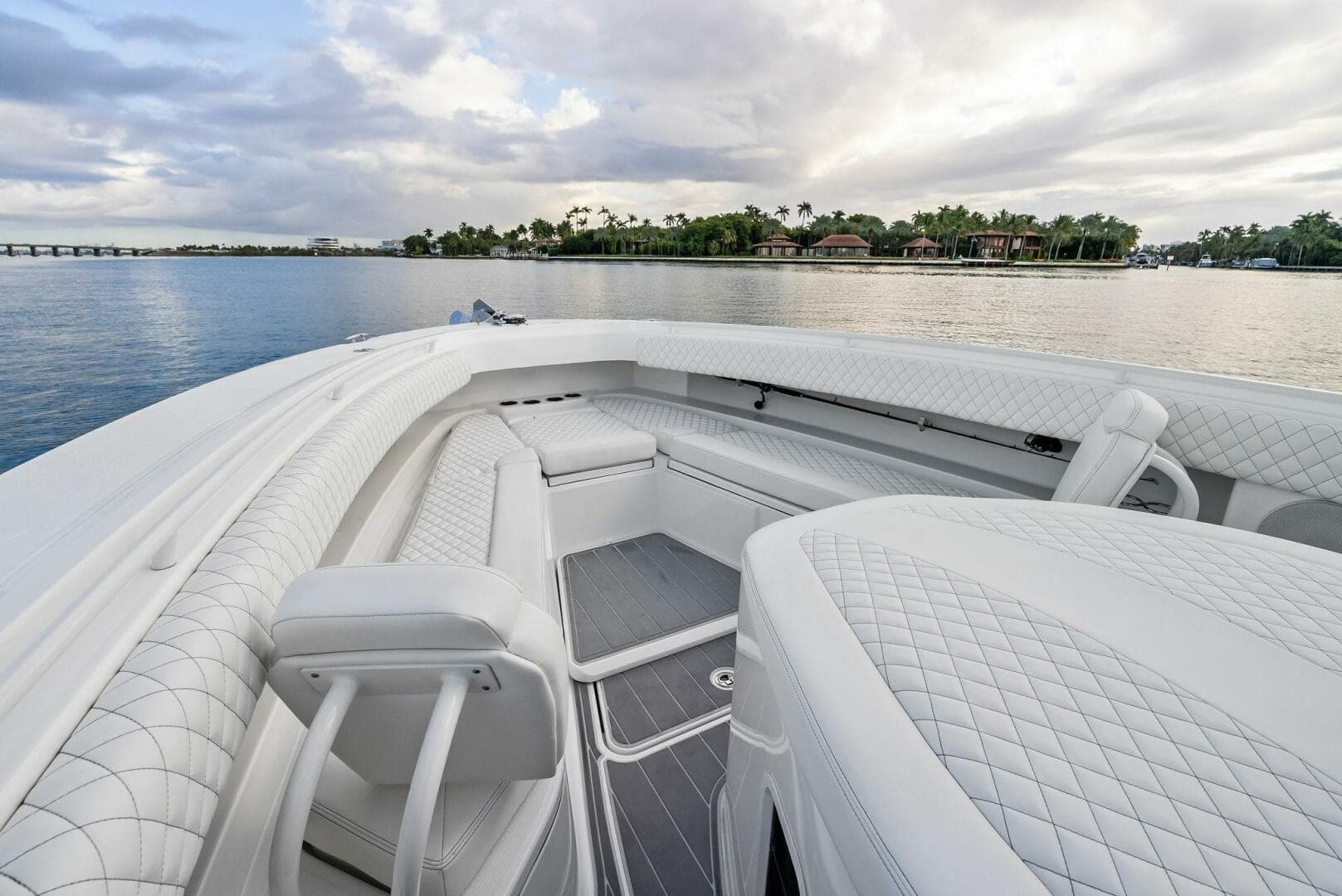 2023 Hcb 42 Lujo — photo 21