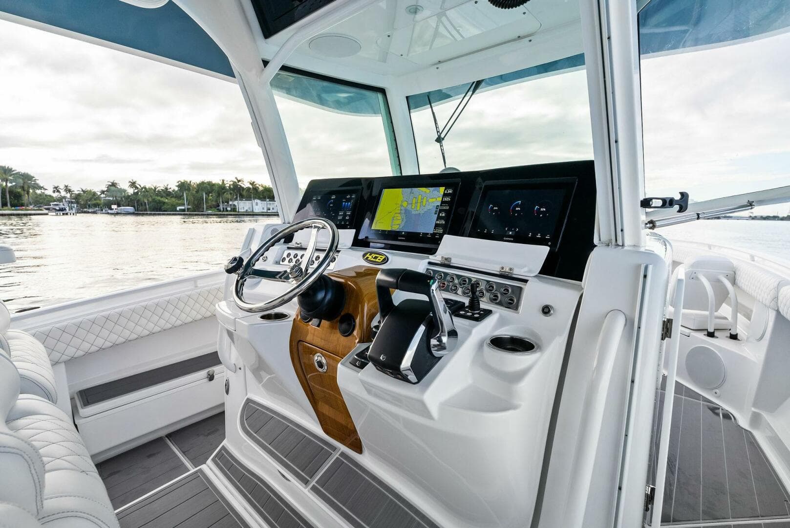 2023 Hcb 42 Lujo — photo 30