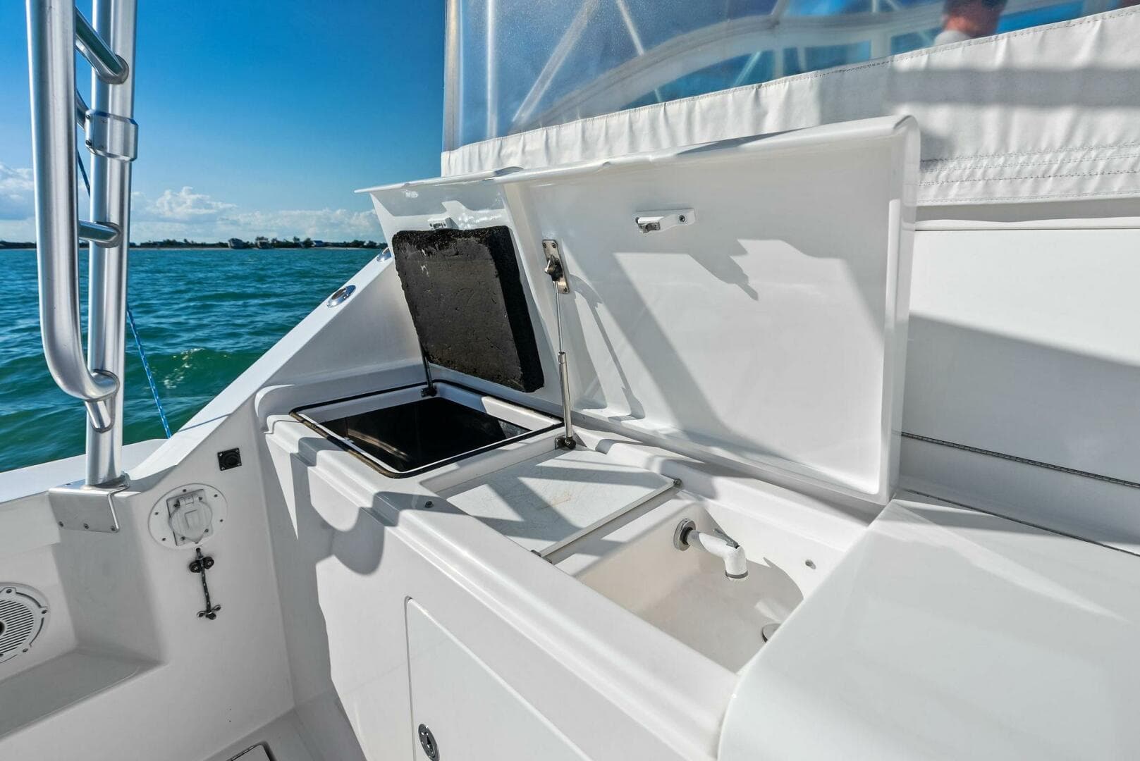 2006 Cabo 45 Express — photo 23