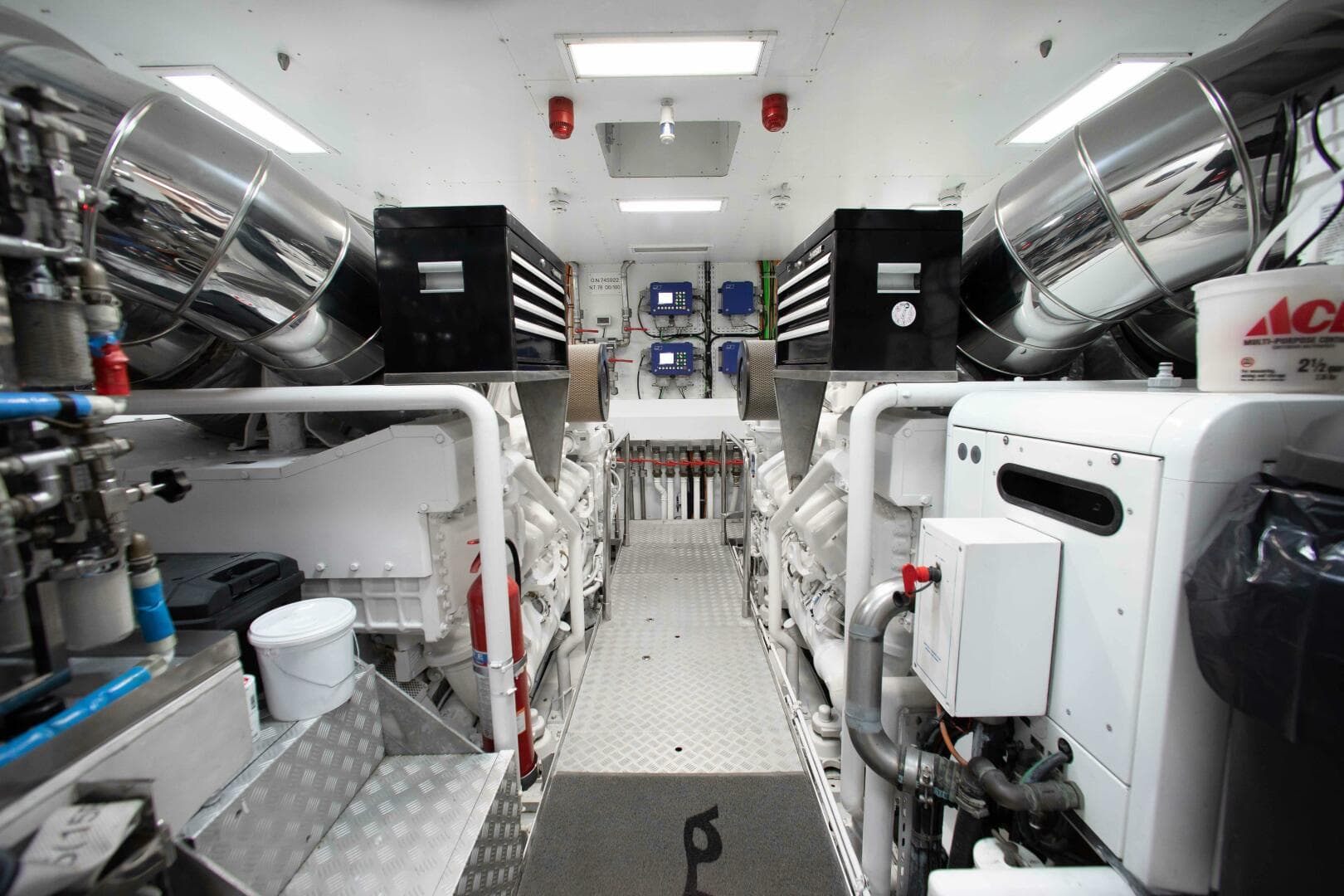 2014 Riva Mythos — photo 66