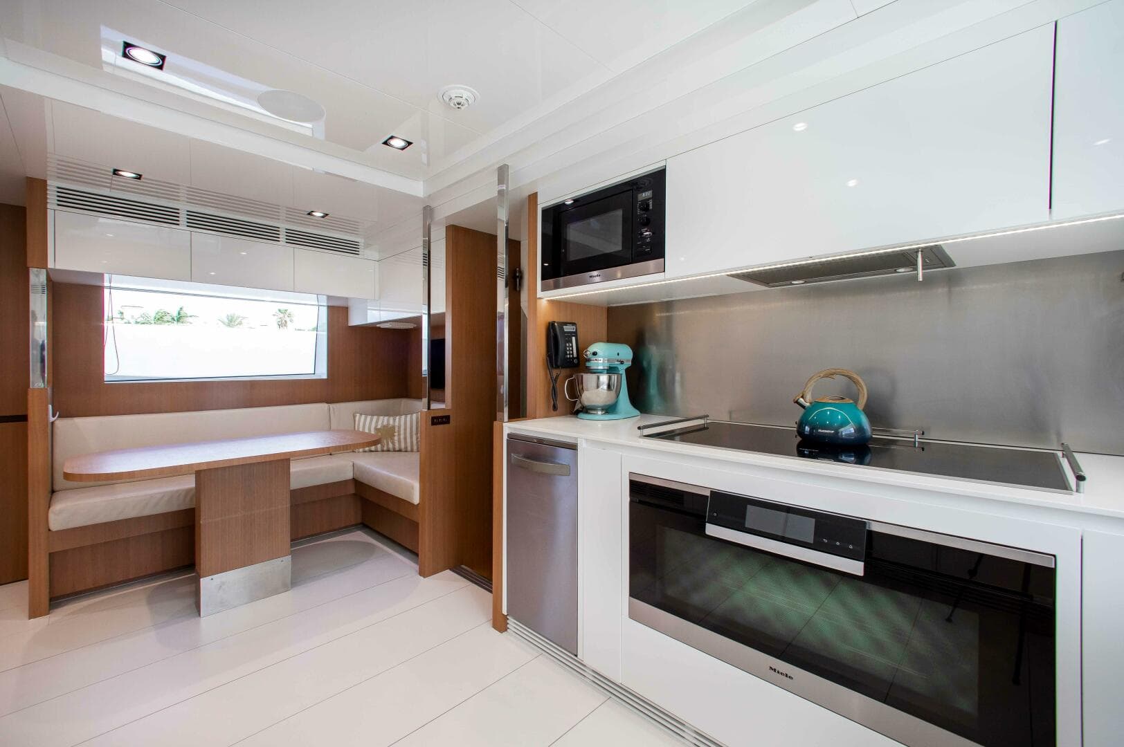 2014 Riva Mythos — photo 43