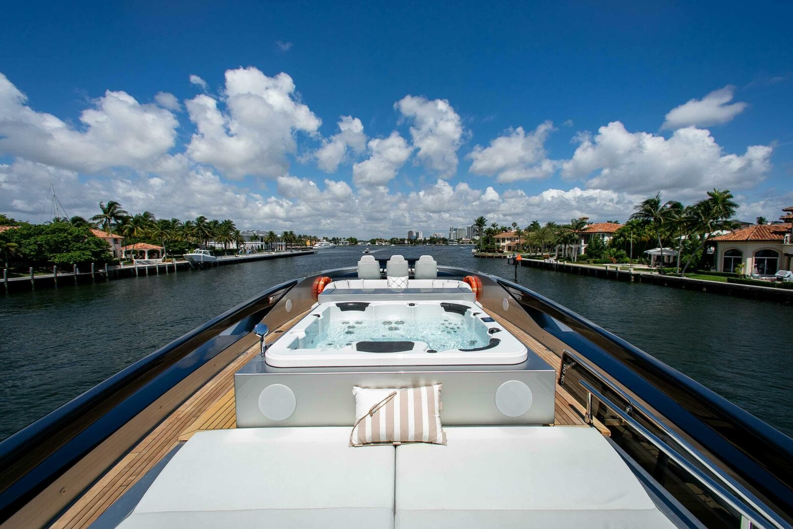 2014 Riva Mythos — photo 8