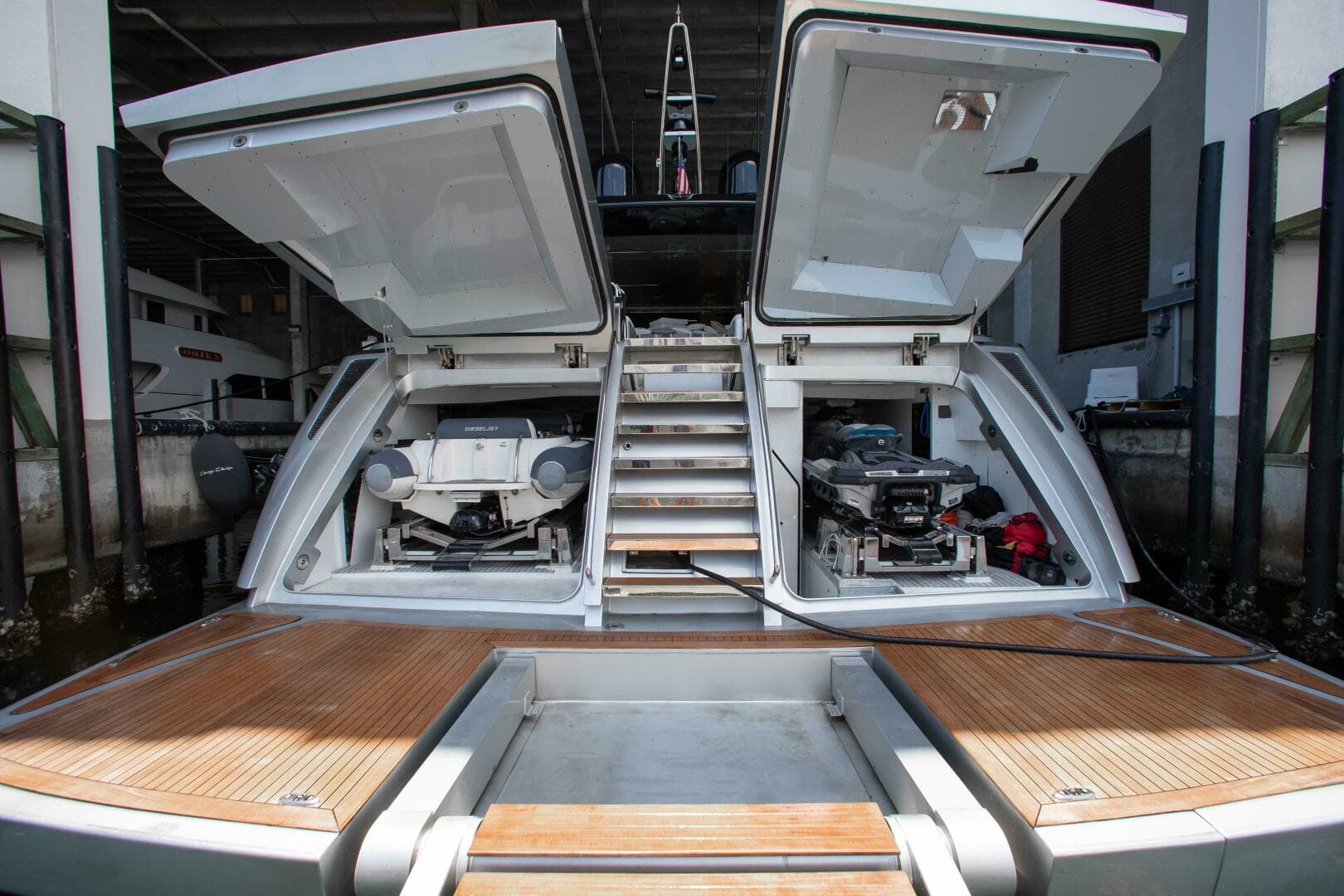 2014 Riva Mythos — photo 17