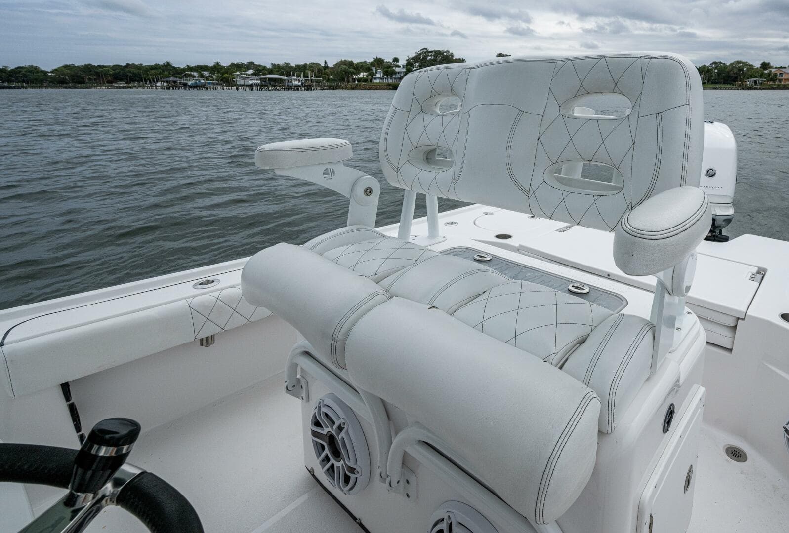 2022 Blazer Bay 2700 Hybrid — photo 5