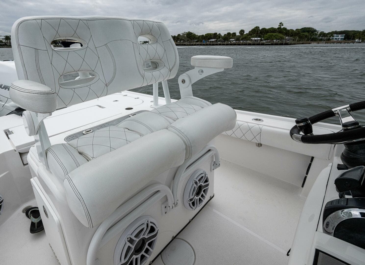 2022 Blazer Bay 2700 Hybrid — photo 6