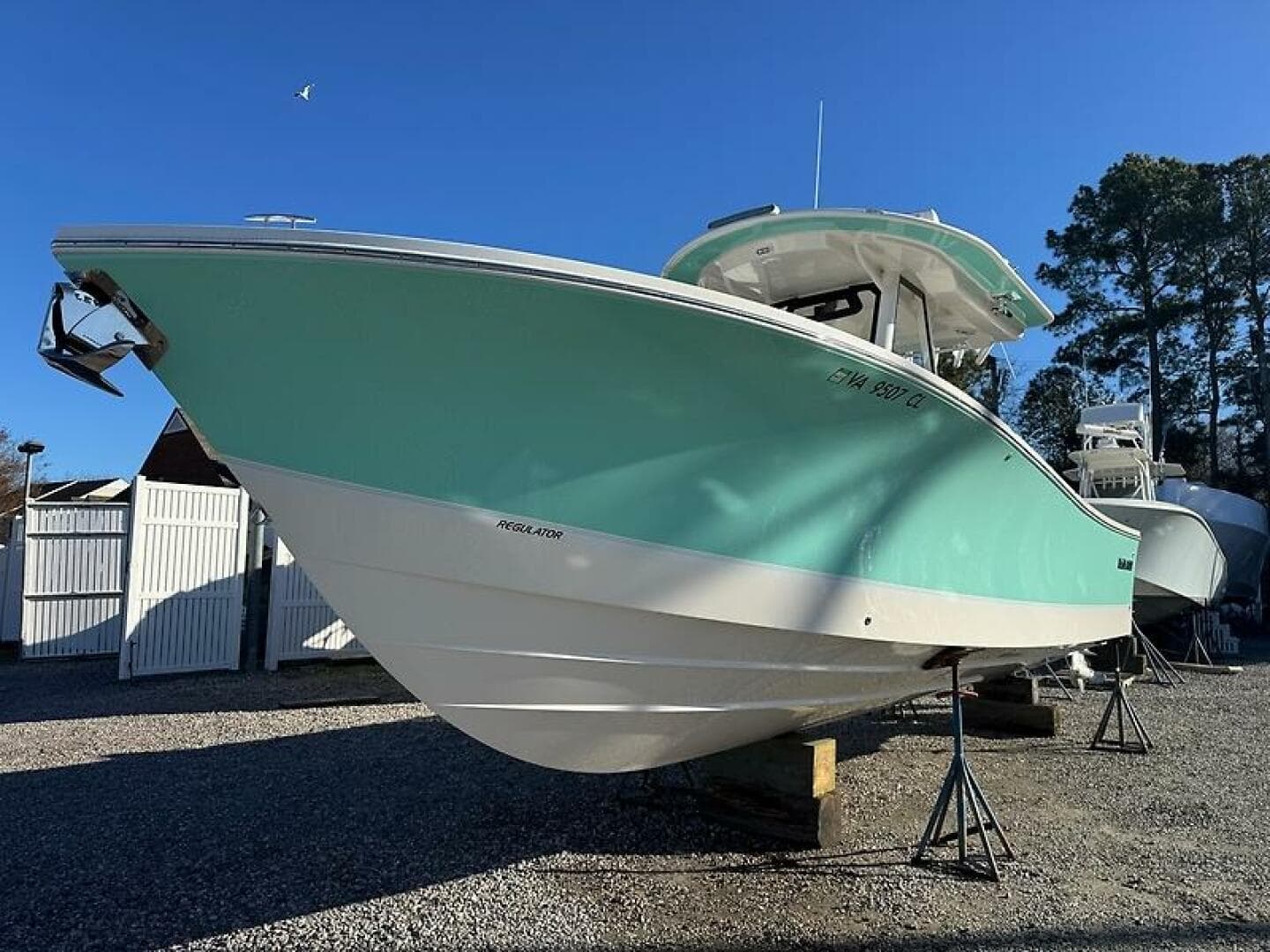 2022 Regulator 31 FS — photo 4