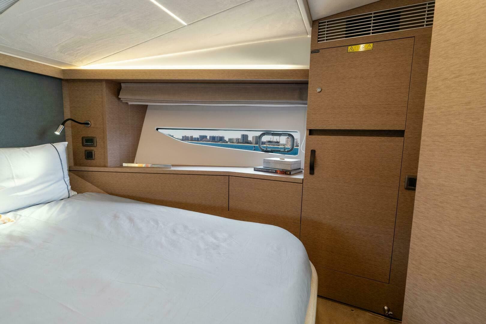 2024 Prestige 420 Flybridge — photo 29