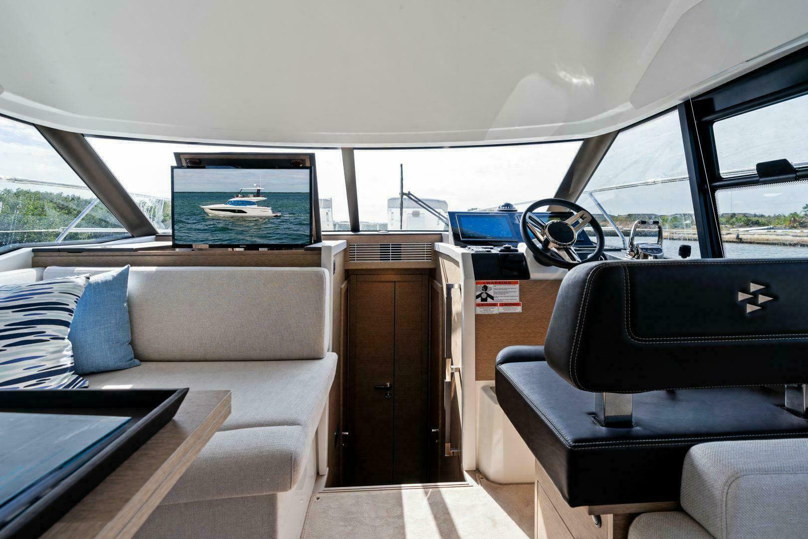 2024 Prestige 420 Flybridge — photo 13