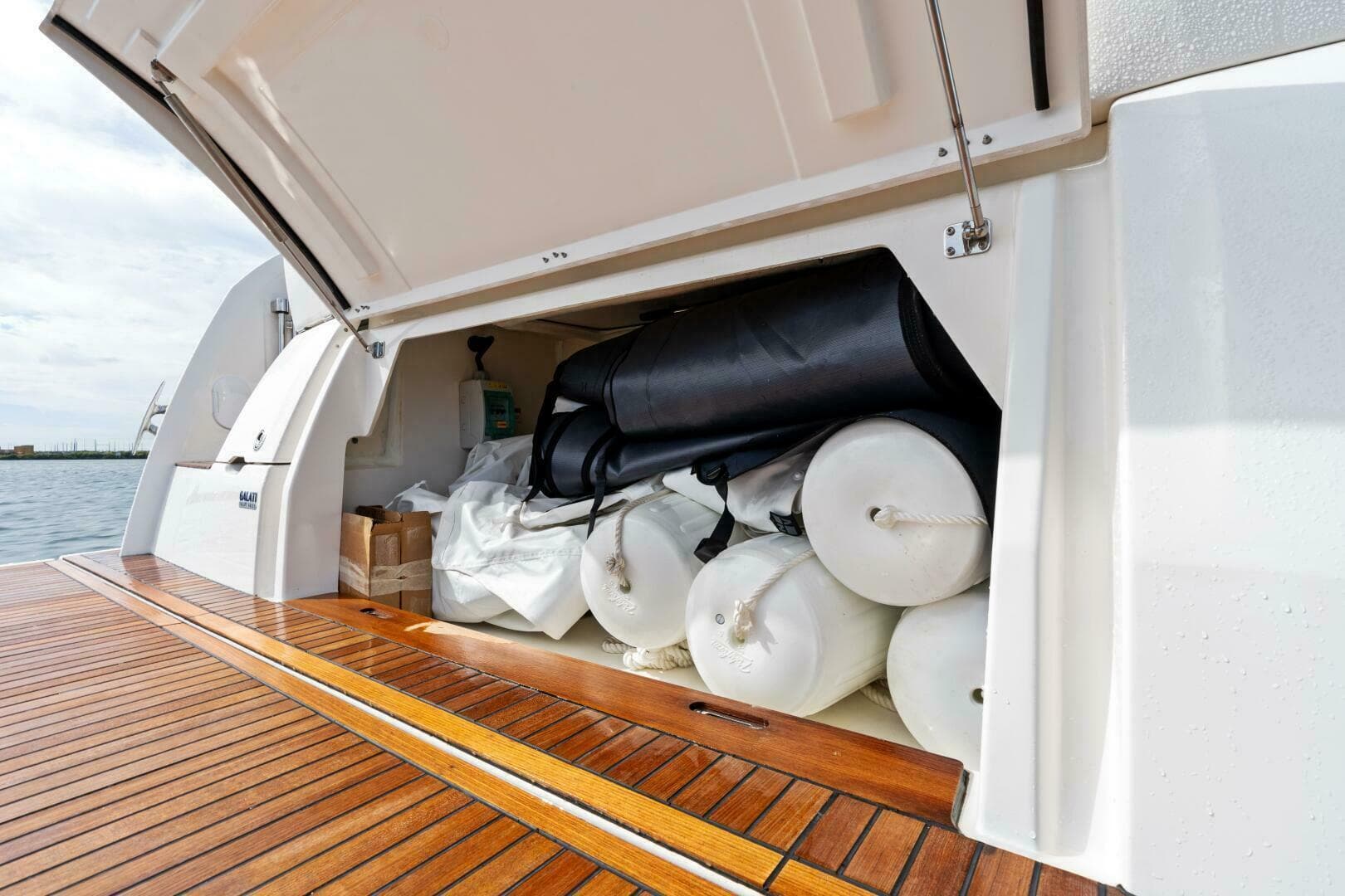 2024 Prestige 420 Flybridge — photo 37