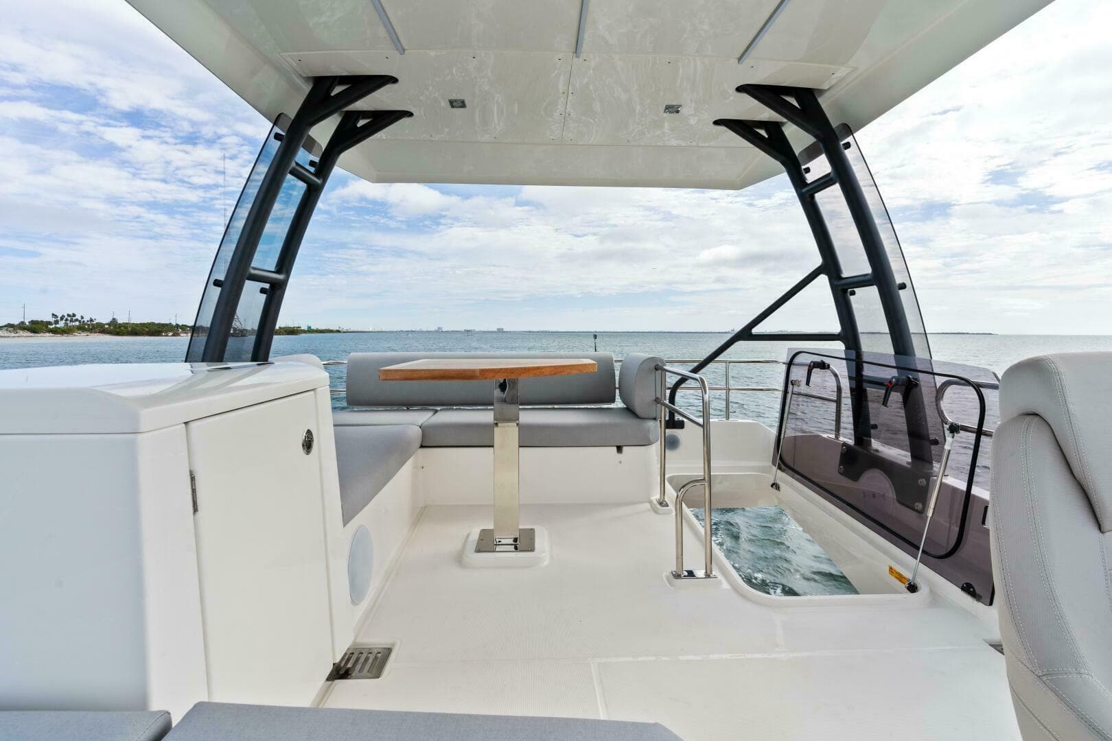 2024 Prestige 420 Flybridge — photo 39