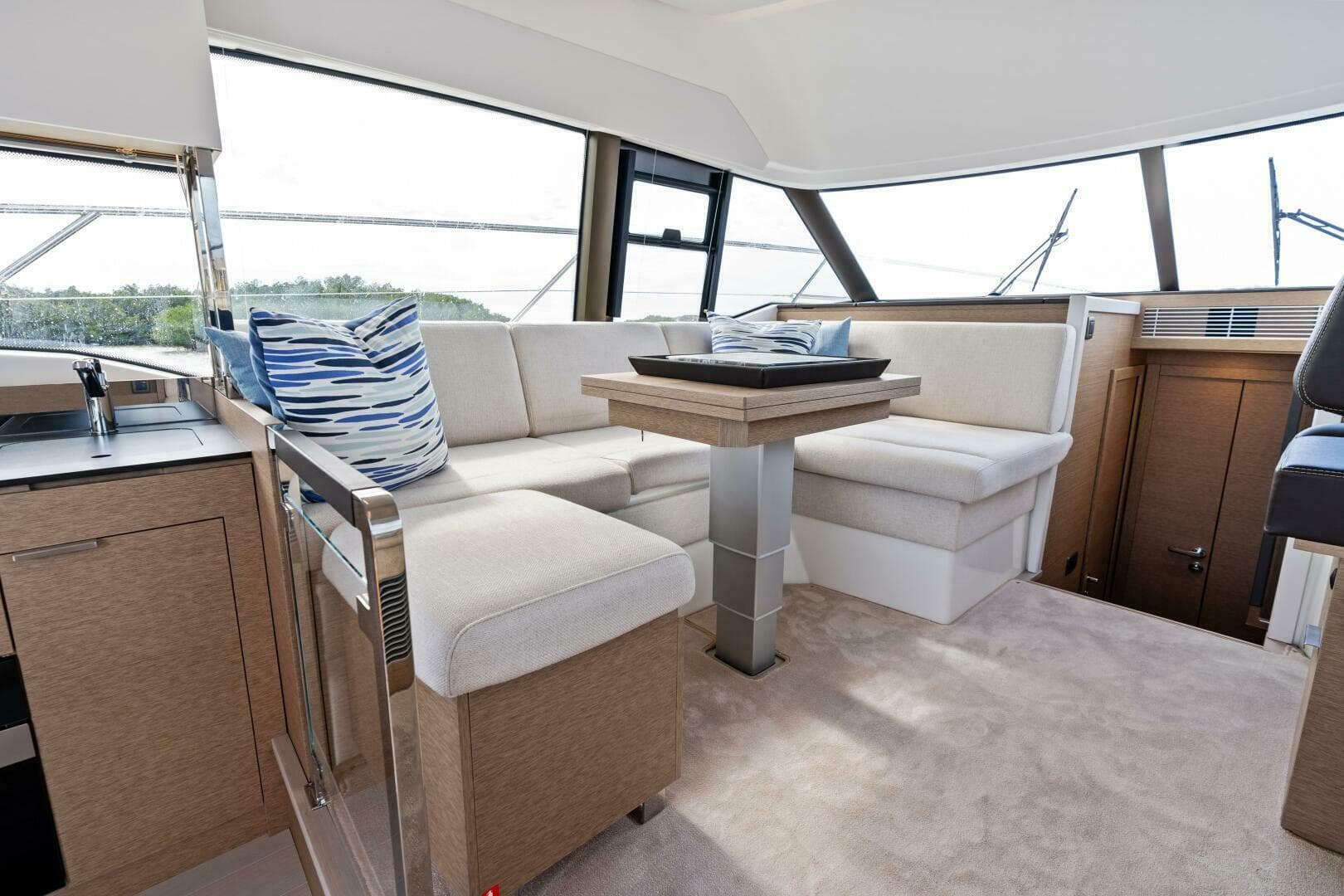 2024 Prestige 420 Flybridge — photo 12