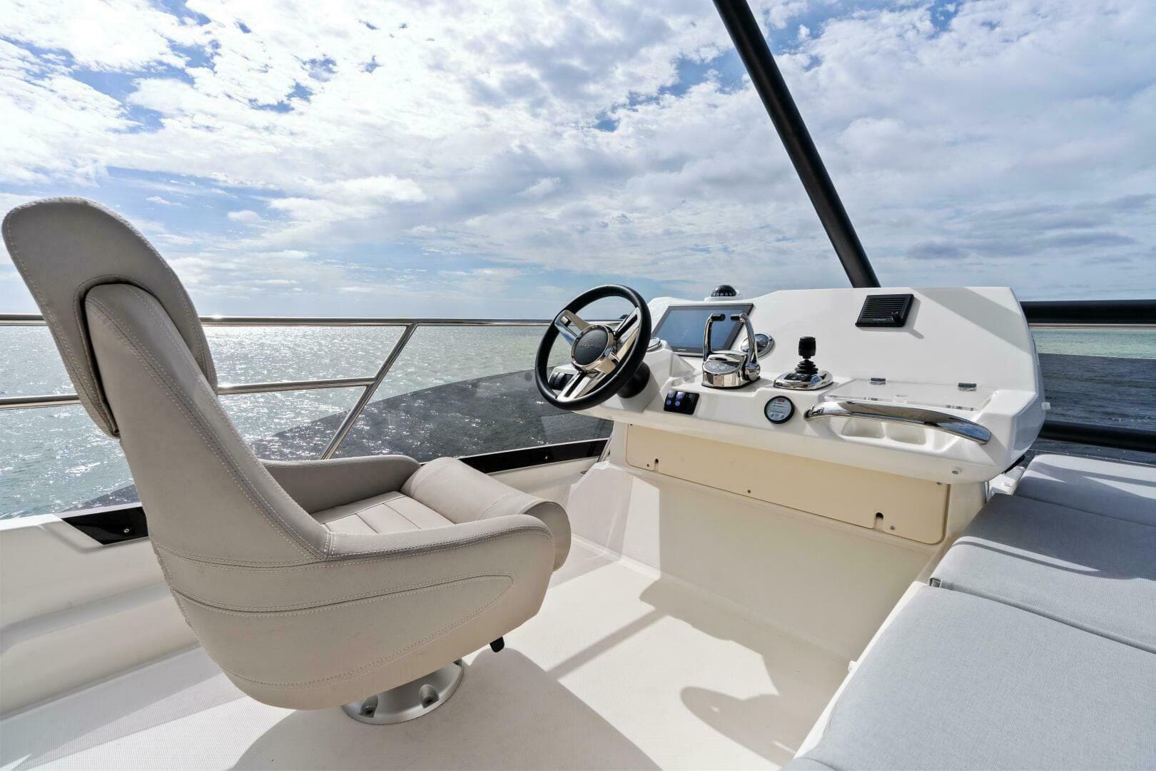 2024 Prestige 420 Flybridge — photo 43