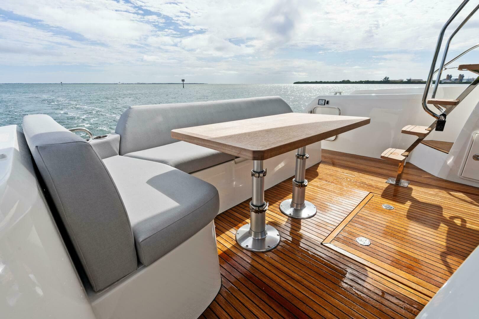 2024 Prestige 420 Flybridge — photo 31