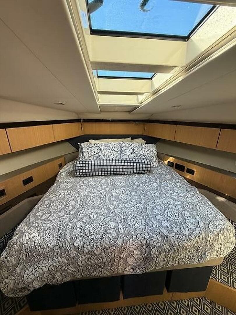 2015 Fairline Squadron 42 — photo 23