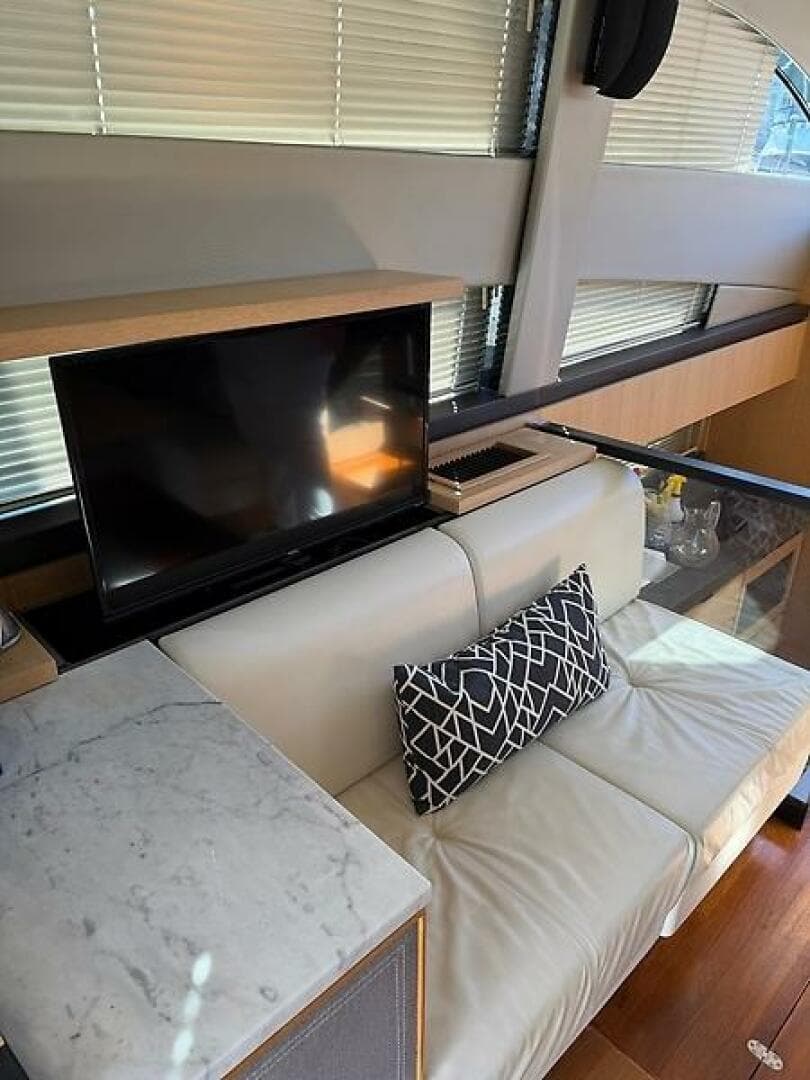 2015 Fairline Squadron 42 — photo 21