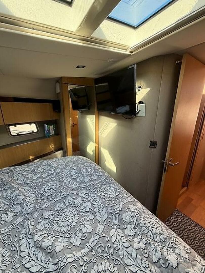 2015 Fairline Squadron 42 — photo 24