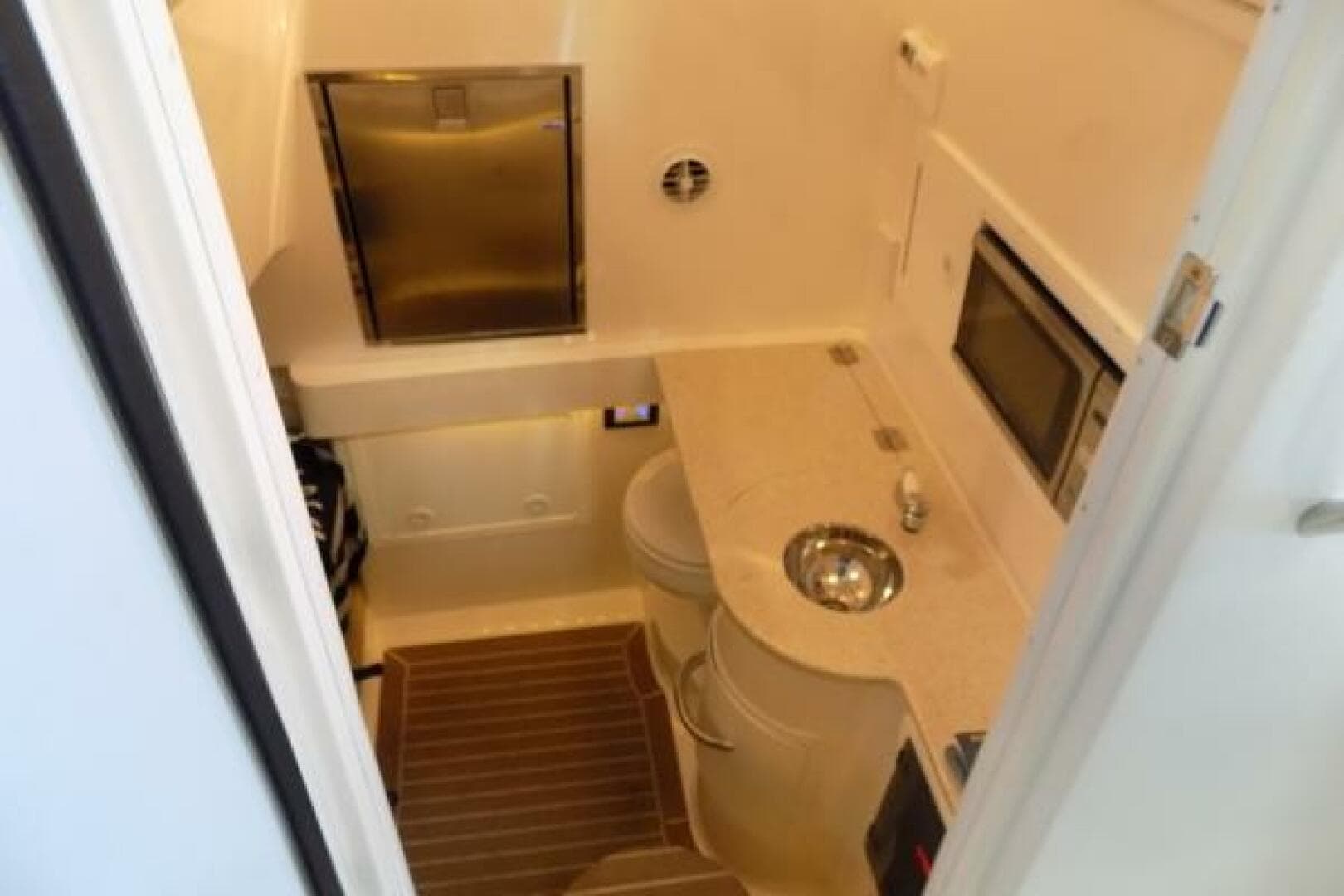 2013 Regulator 34 SS — photo 15