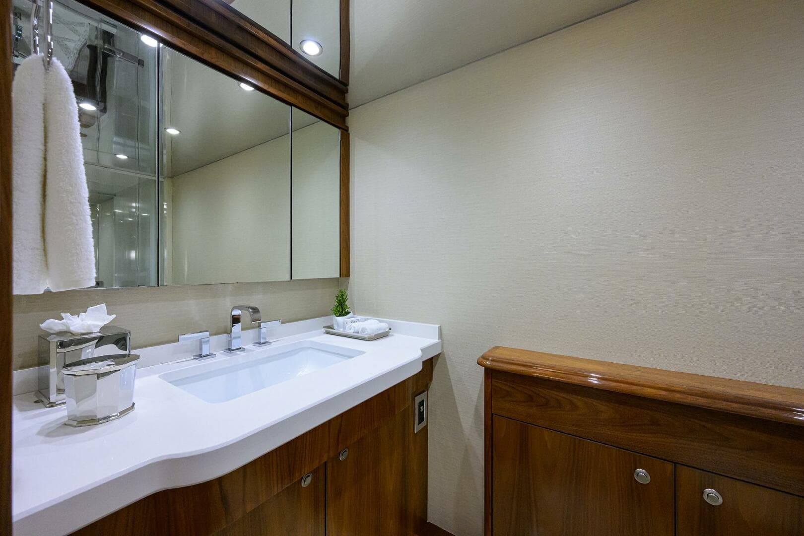 2017 Viking 92 Enclosed Bridge — photo 53