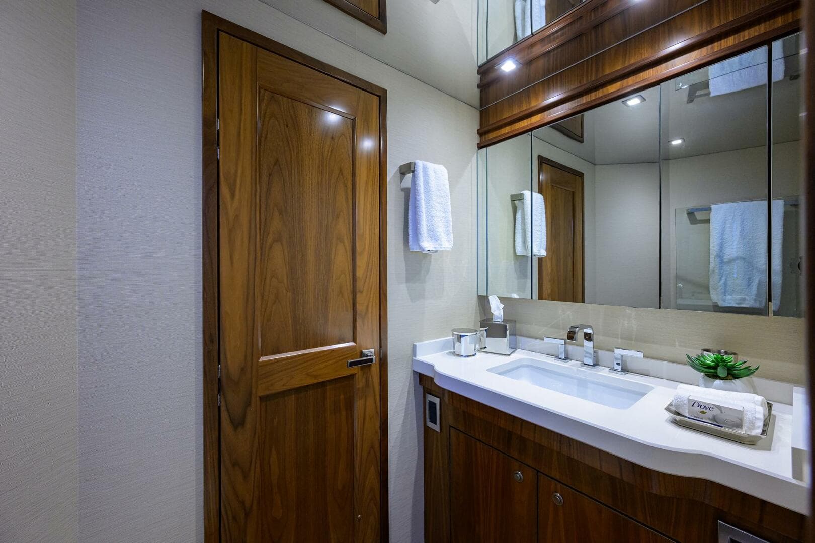 2017 Viking 92 Enclosed Bridge — photo 58