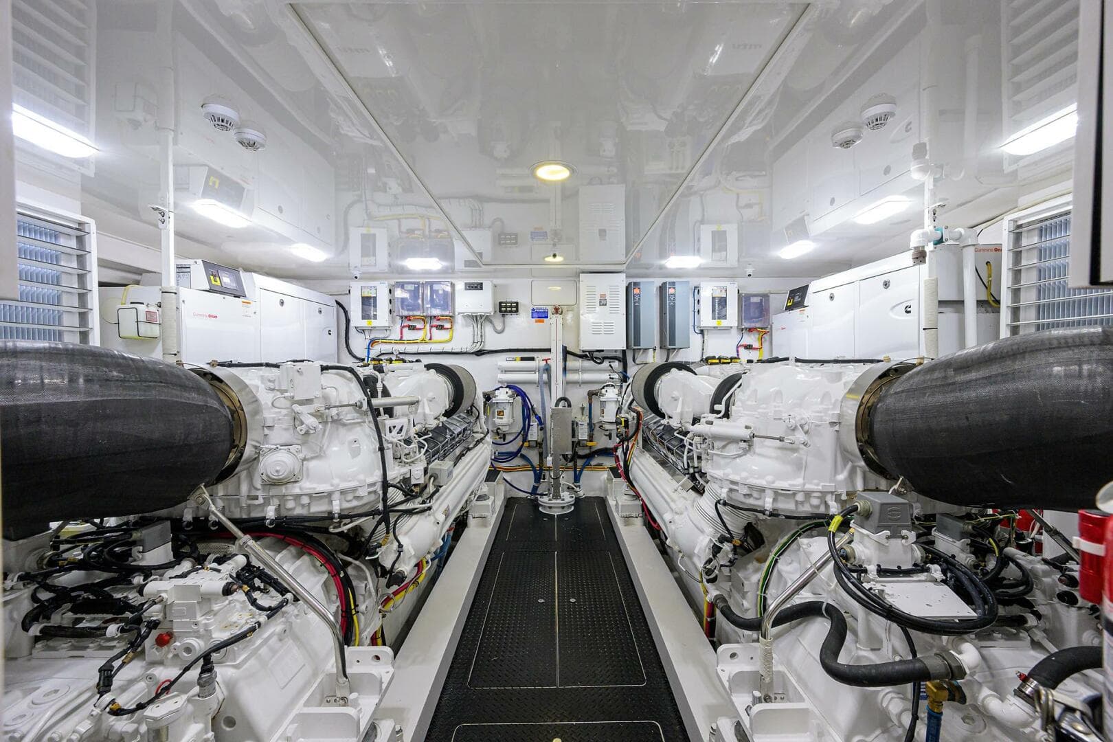 2017 Viking 92 Enclosed Bridge — photo 81