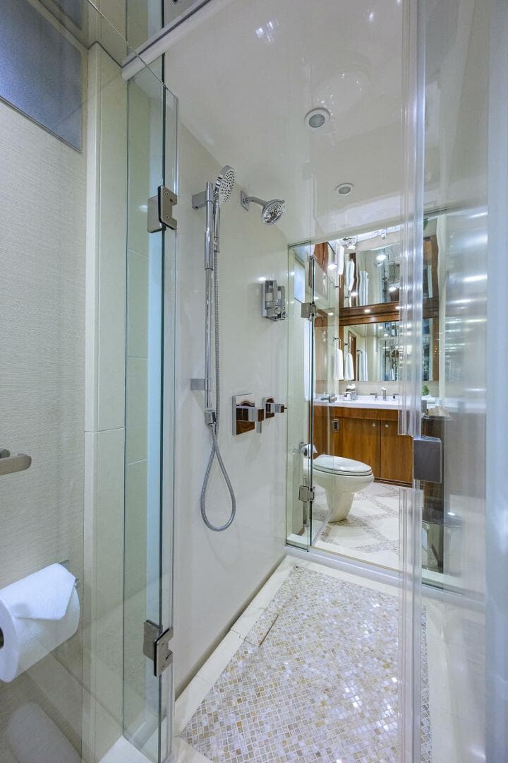 2017 Viking 92 Enclosed Bridge — photo 50