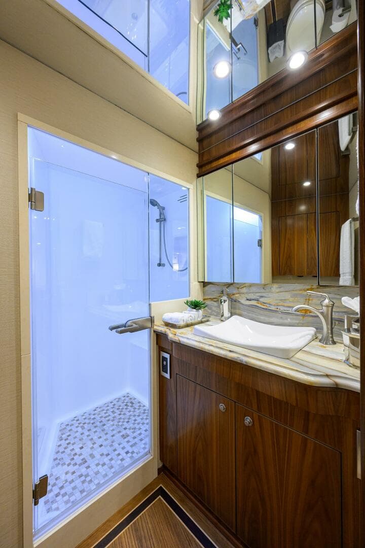 2017 Viking 92 Enclosed Bridge — photo 64