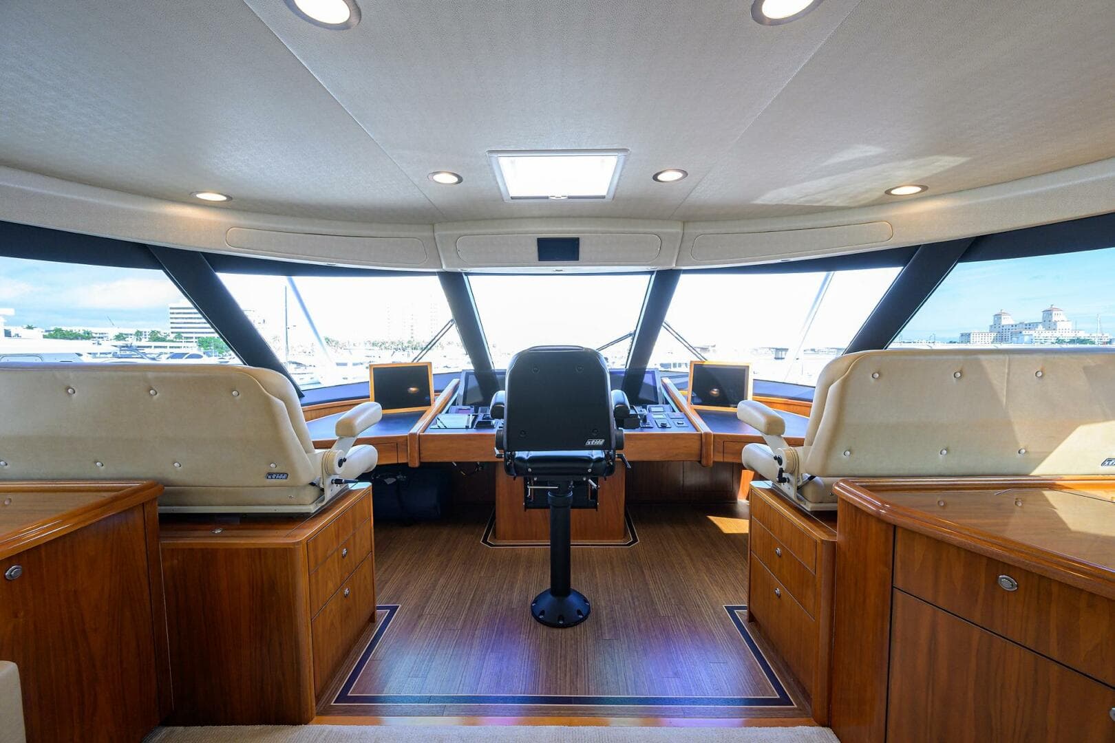 2017 Viking 92 Enclosed Bridge — photo 19