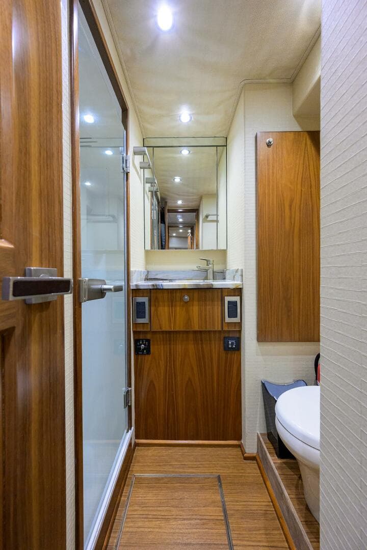 2017 Viking 92 Enclosed Bridge — photo 77